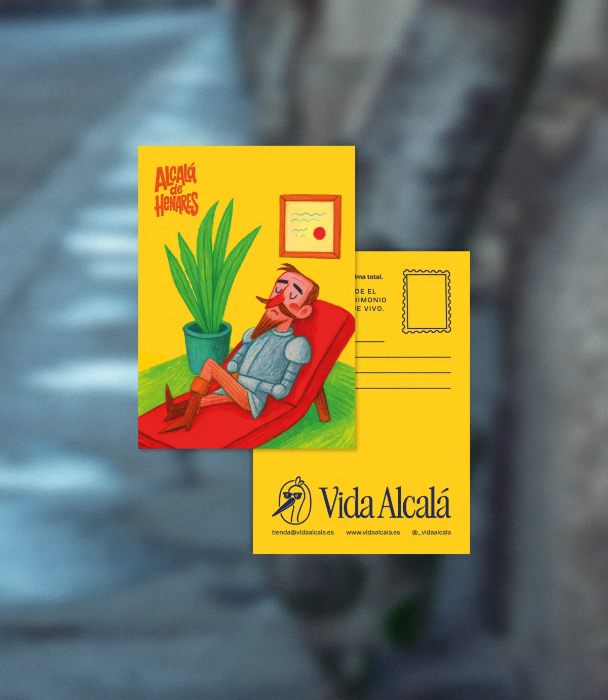 Postal en papel ilustrada con un diseño colorido de Alcalá de Henares ____________
